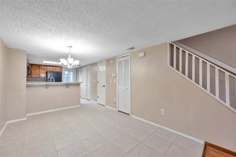 Townhouse in Tampa, Florida 2 bedrooms, 119.66 sq.m. № 877152 - photo 15