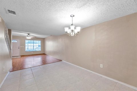 Townhouse in Tampa, Florida 2 bedrooms, 119.66 sq.m. № 877152 - photo 13