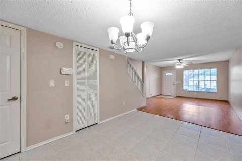 Townhouse in Tampa, Florida 2 bedrooms, 119.66 sq.m. № 877152 - photo 12