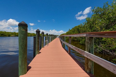 Condo in Stuart, Florida, 2 bedrooms  № 1186185 - photo 9