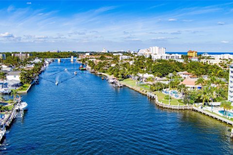 House in Deerfield Beach, Florida 4 bedrooms, 495.73 sq.m. № 945999 - photo 29