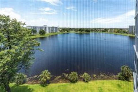 Copropriété à vendre à Pompano Beach, Floride: 1 chambre, 104.98 m2 № 932393 - photo 27