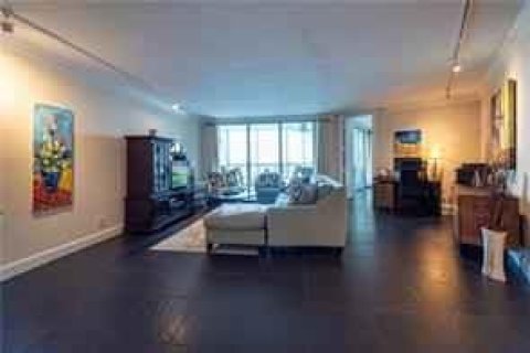 Condominio en venta en Pompano Beach, Florida, 1 dormitorio, 104.98 m2 № 932393 - foto 15