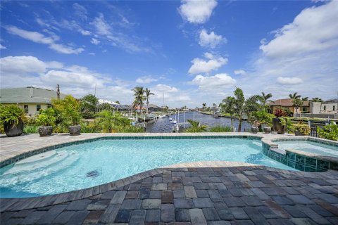 Villa ou maison à vendre à Punta Gorda, Floride: 3 chambres, 233.84 m2 № 433863 - photo 2