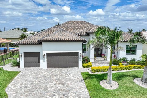 Villa ou maison à vendre à Punta Gorda, Floride: 3 chambres, 233.84 m2 № 433863 - photo 1