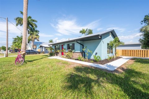 Villa ou maison à vendre à Punta Gorda, Floride: 2 chambres, 67.45 m2 № 1202967 - photo 3