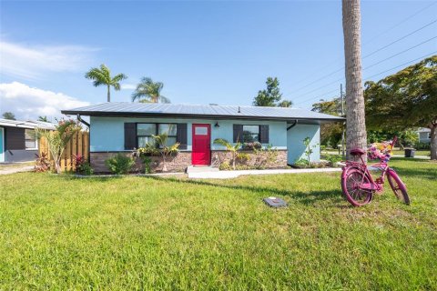 Casa en venta en Punta Gorda, Florida, 2 dormitorios, 67.45 m2 № 1202967 - foto 2