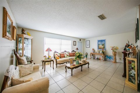 Villa ou maison à vendre à Margate, Floride: 3 chambres, 147.44 m2 № 1006698 - photo 11