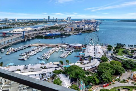 Condominio en venta en Miami, Florida № 1389895 - foto 1