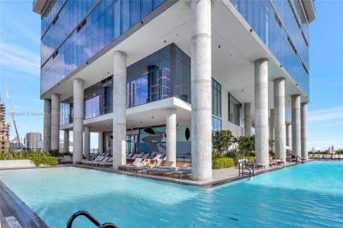 Condominio en venta en Miami, Florida № 1389895 - foto 2