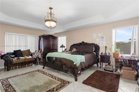 House in Miramar, Florida 5 bedrooms, 362.41 sq.m. № 1377605 - photo 15