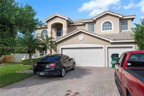 Villa ou maison à vendre à Miramar, Floride: 5 chambres, 362.41 m2 № 1377605 - photo 1