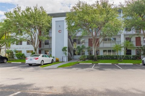 Copropriété à vendre à Pembroke Pines, Floride: 1 chambre, 65.22 m2 № 1185825 - photo 20