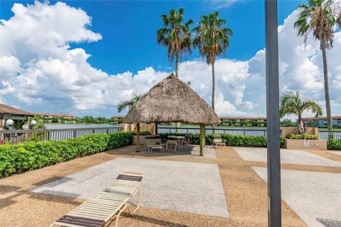 Condo in Pembroke Pines, Florida, 1 bedroom  № 1185825 - photo 25