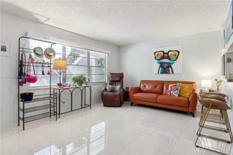 Copropriété à vendre à Pembroke Pines, Floride: 1 chambre, 65.22 m2 № 1185825 - photo 10