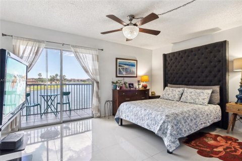 Copropriété à vendre à Pembroke Pines, Floride: 1 chambre, 65.22 m2 № 1185825 - photo 5