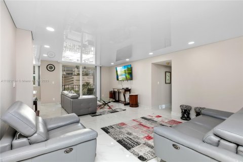Condominio en venta en Hallandale Beach, Florida, 2 dormitorios, 133.78 m2 № 202004 - foto 4