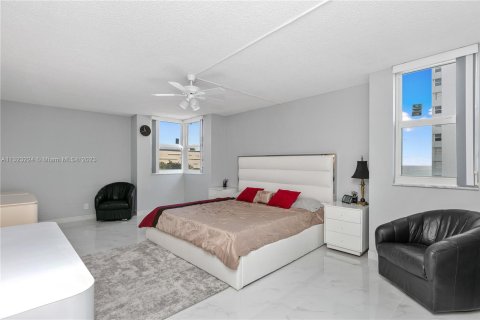 Copropriété à vendre à Hallandale Beach, Floride: 2 chambres, 133.78 m2 № 202004 - photo 15