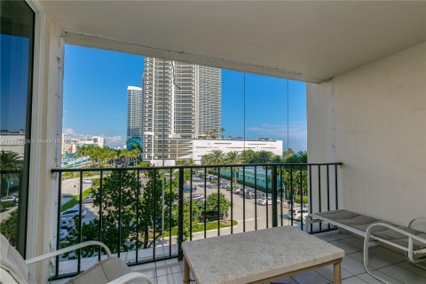 Condominio en venta en Hallandale Beach, Florida, 2 dormitorios, 133.78 m2 № 202004 - foto 27
