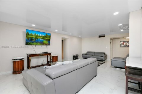 Condominio en venta en Hallandale Beach, Florida, 2 dormitorios, 133.78 m2 № 202004 - foto 5