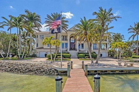 House in Sarasota, Florida 6 bedrooms, 665.37 sq.m. № 431231 - photo 9