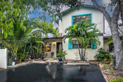 Adosado en venta en Dania Beach, Florida, 3 dormitorios, 171.87 m2 № 1329601 - foto 1