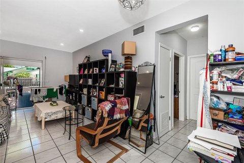 Condo in Miami Beach, Florida, 1 bedroom  № 1167820 - photo 18