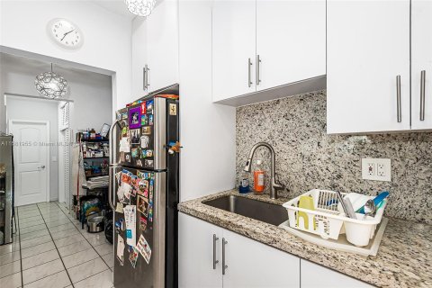 Condo in Miami Beach, Florida, 1 bedroom  № 1167820 - photo 15