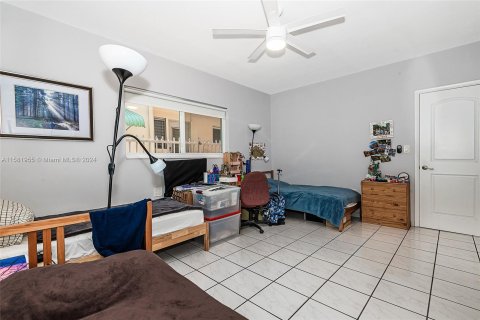 Condo in Miami Beach, Florida, 1 bedroom  № 1167820 - photo 22