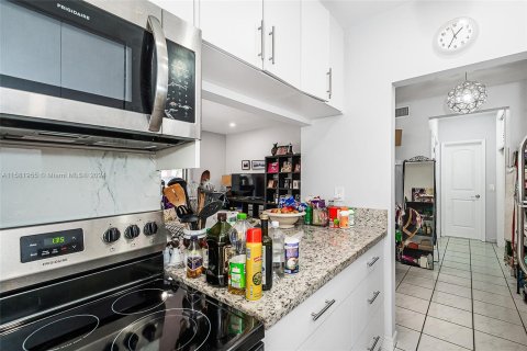 Condo in Miami Beach, Florida, 1 bedroom  № 1167820 - photo 14