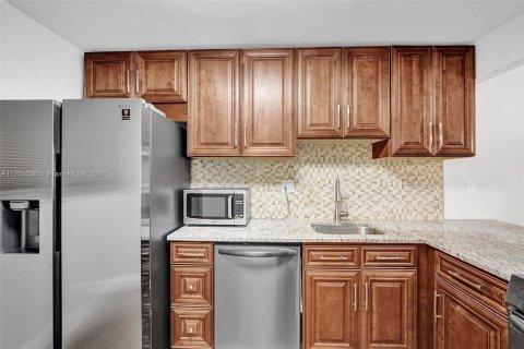 Condominio en venta en Lauderhill, Florida, 2 dormitorios, 102.19 m2 № 29066 - foto 4