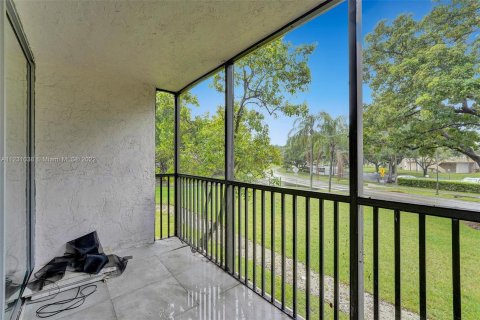 Condominio en venta en Lauderhill, Florida, 2 dormitorios, 102.19 m2 № 29066 - foto 12
