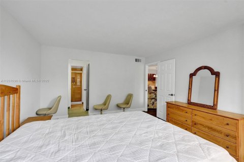 Copropriété à vendre à Lauderhill, Floride: 2 chambres, 102.19 m2 № 29066 - photo 8