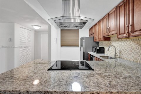 Condominio en venta en Lauderhill, Florida, 2 dormitorios, 102.19 m2 № 29066 - foto 14