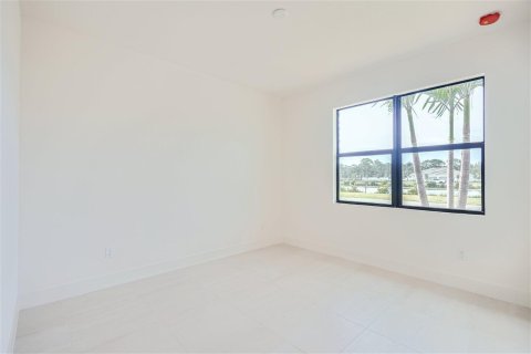 Casa en venta en Palm City, Florida, 4 dormitorios, 235.32 m2 № 857818 - foto 8