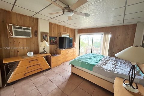 House in Islamorada, Village of Islands, Florida 4 bedrooms, 166.67 sq.m. № 643539 - photo 21