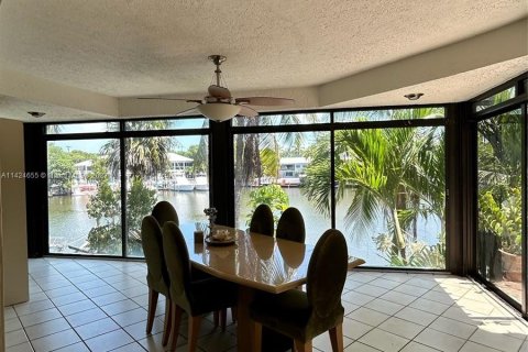 Villa ou maison à vendre à Islamorada, Village of Islands, Floride: 4 chambres, 166.67 m2 № 643539 - photo 17