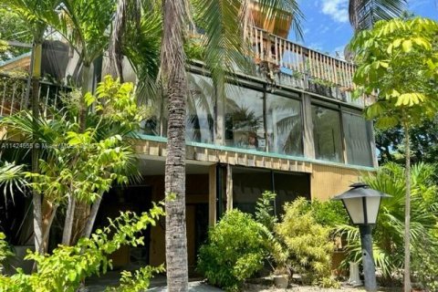 Casa en venta en Islamorada, Village of Islands, Florida, 4 dormitorios, 166.67 m2 № 643539 - foto 9