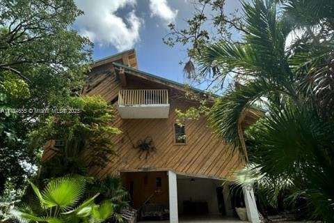 House in Islamorada, Village of Islands, Florida 4 bedrooms, 166.67 sq.m. № 643539 - photo 13