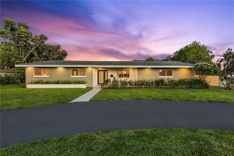 House in Hollywood, Florida 4 bedrooms, 209.68 sq.m. № 1185485 - photo 11