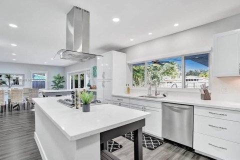 Villa ou maison à vendre à Hollywood, Floride: 6 chambres, 283.82 m2 № 1092461 - photo 5