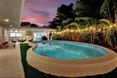 Casa en venta en Hollywood, Florida, 6 dormitorios, 283.82 m2 № 1092461 - foto 3