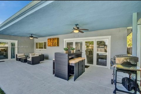 Villa ou maison à vendre à Hollywood, Floride: 6 chambres, 283.82 m2 № 1092461 - photo 20