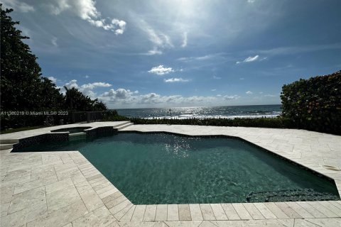 House in Highland Beach, Florida 5 bedrooms, 562.99 sq.m. № 420004 - photo 4