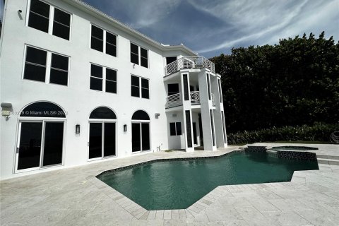 House in Highland Beach, Florida 5 bedrooms, 562.99 sq.m. № 420004 - photo 5