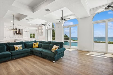 Villa ou maison à vendre à Highland Beach, Floride: 5 chambres, 562.99 m2 № 420004 - photo 13
