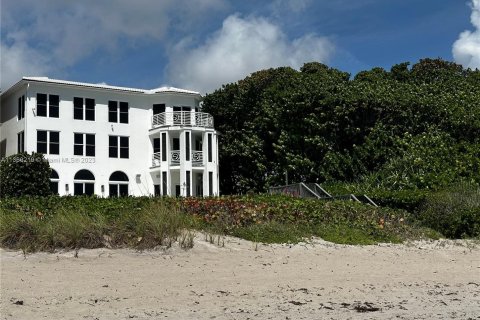Villa ou maison à vendre à Highland Beach, Floride: 5 chambres, 562.99 m2 № 420004 - photo 1
