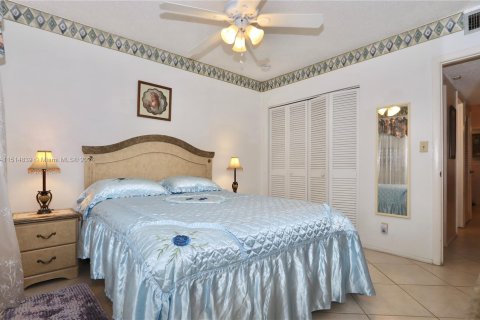 Copropriété à vendre à Hollywood, Floride: 2 chambres, 81.75 m2 № 956125 - photo 19