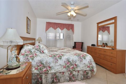 Copropriété à vendre à Hollywood, Floride: 2 chambres, 81.75 m2 № 956125 - photo 22