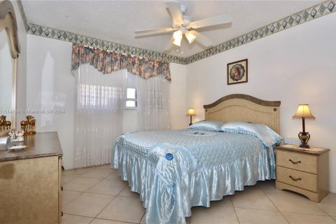 Copropriété à vendre à Hollywood, Floride: 2 chambres, 81.75 m2 № 956125 - photo 18